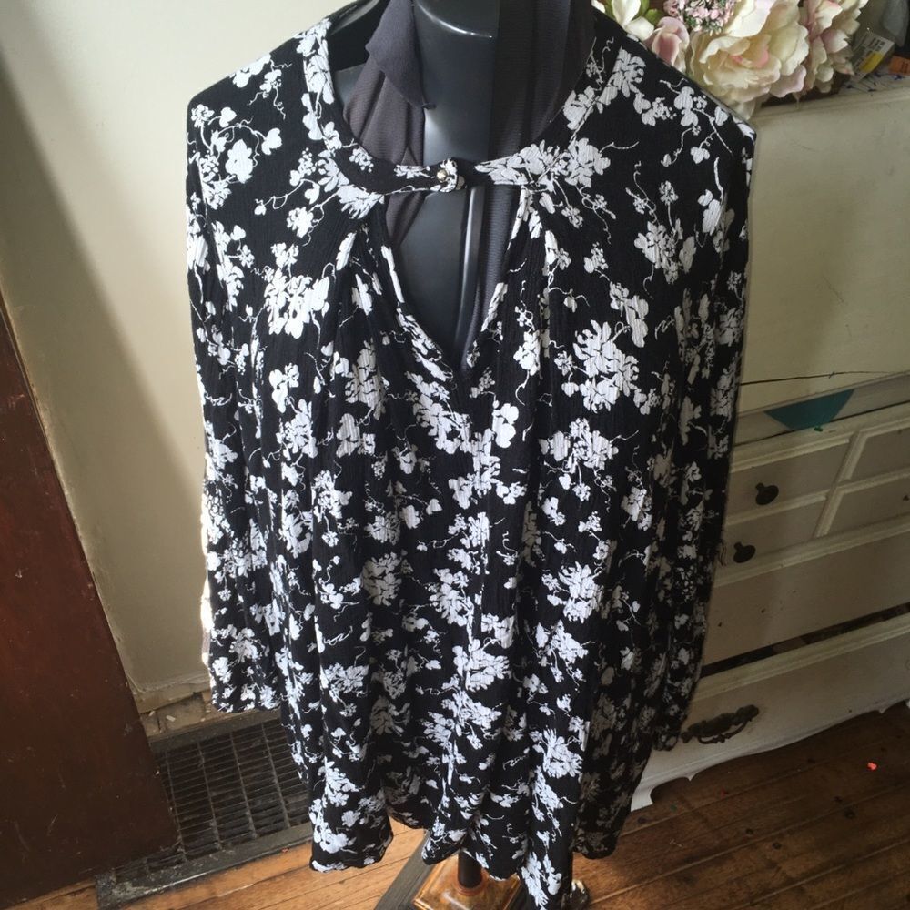 Lane Bryant chocker flowy boho floral blouse
